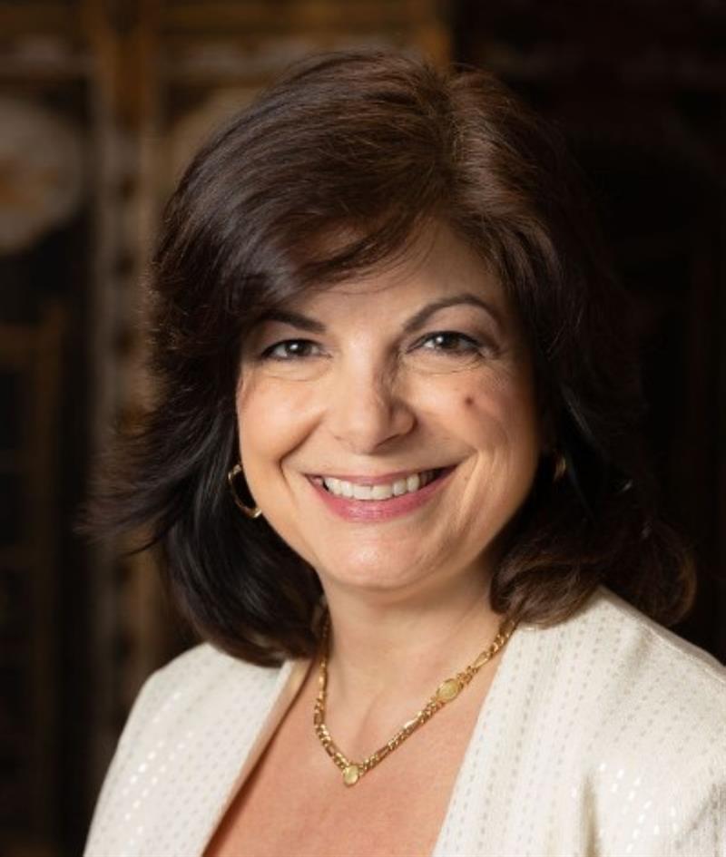 Loan Officer Tina Del Casale