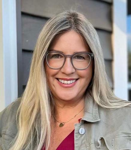 Real Estate Agent Mary Edeen