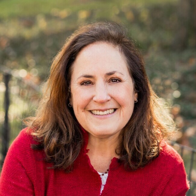 Real Estate Agent Deb Hilfman