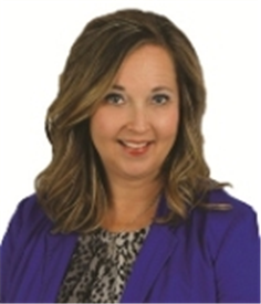 Real Estate Agent Lisa Salfer