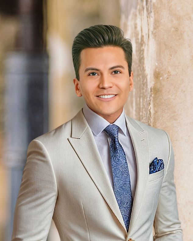 Real Estate Agent Jose Cardenas Sanchez