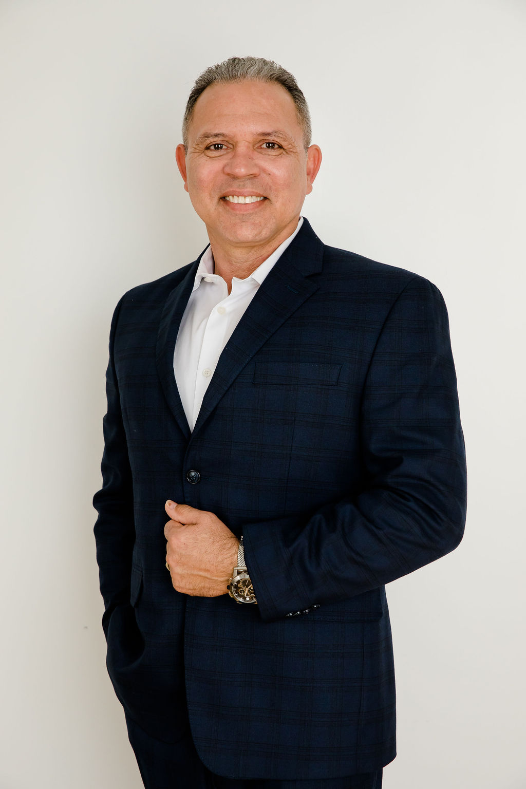 Real Estate Agent Luis Chaparro